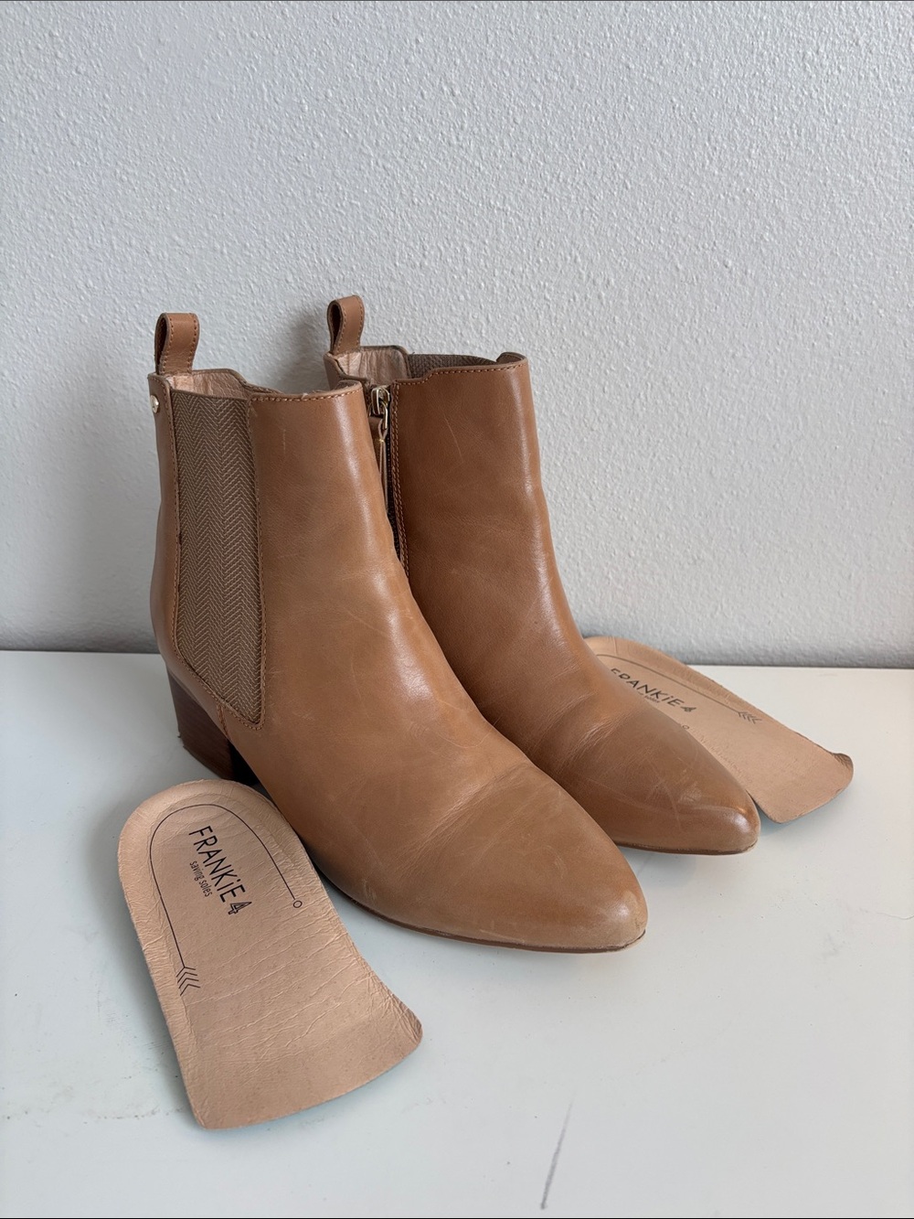 Frankie4 Shauna heeled boot women’s size 9.5 sole saver leather booties EUC